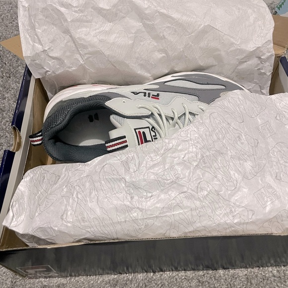 Filas - Picture 5 of 5